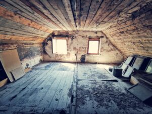Dachbodenräumungen & Dachbodenentrümpelungen 